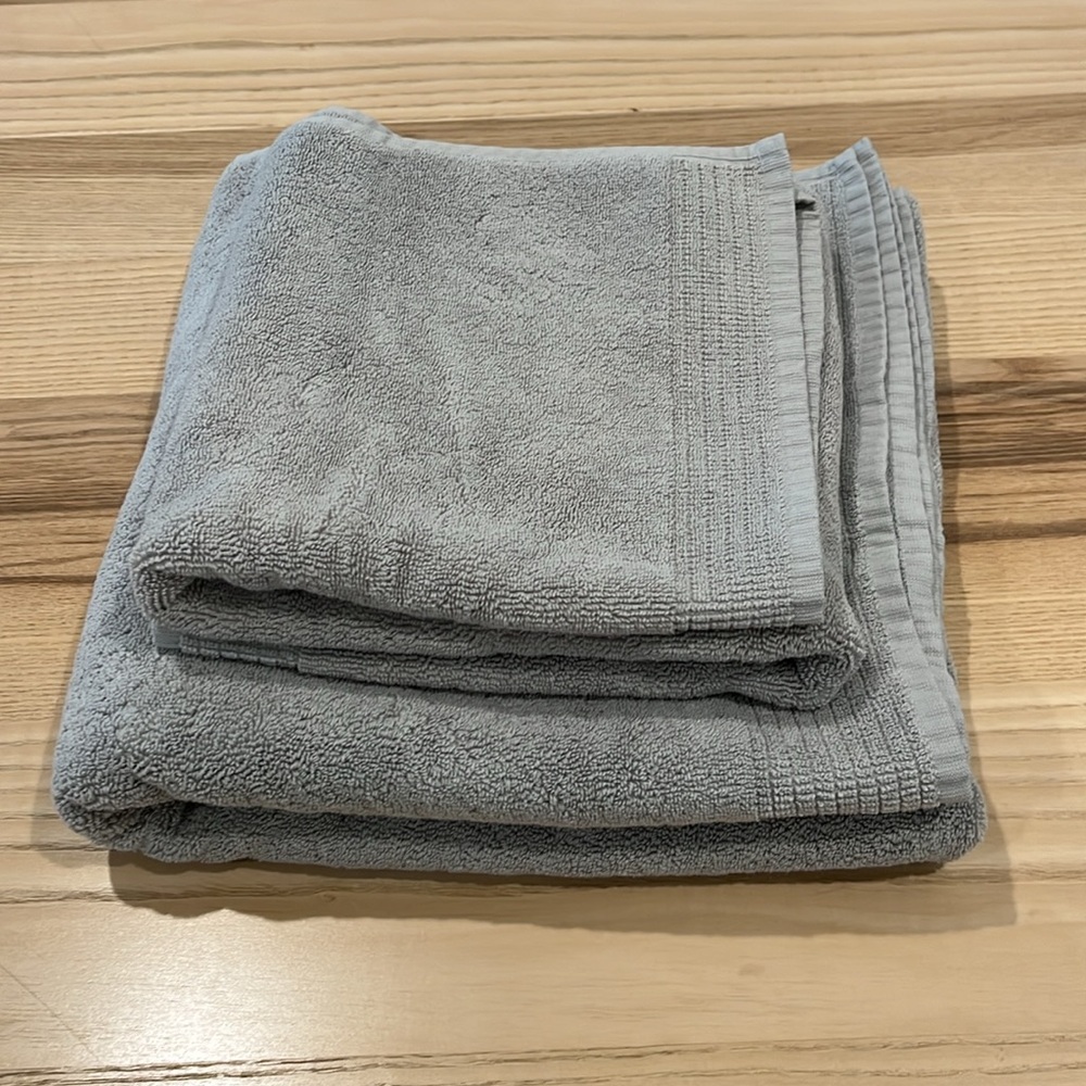 West Elm Premium Organic Towel set in Frost Gray